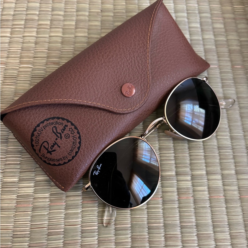 Ray-Ban Round Metal Sunglasses | Gold with Green Lenses